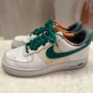 Nike Air Force 1 Low '07 LV8 White Malachite Black & Green Swoosh Men’s Sz 8.5